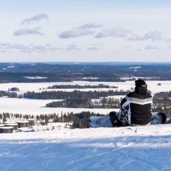 Lumilautailija Tahkolla